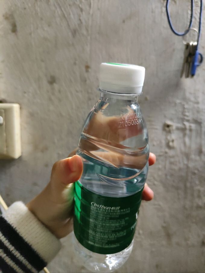 出门旅行家用矿泉水