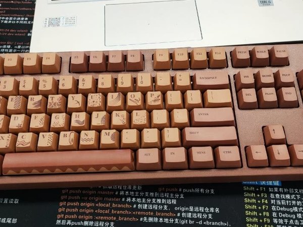 舒适度：很舒服，敲代码变得很快乐，，颜色