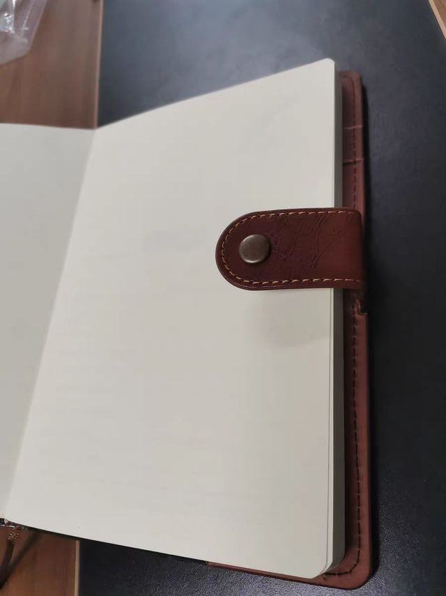 商务笔记本文具带扣记事本