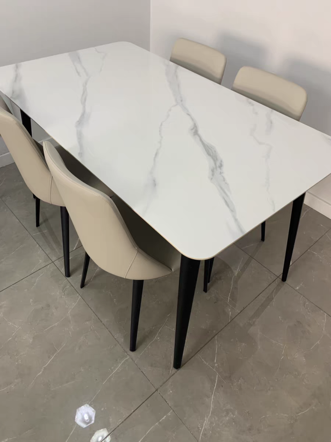 林氏家居餐桌