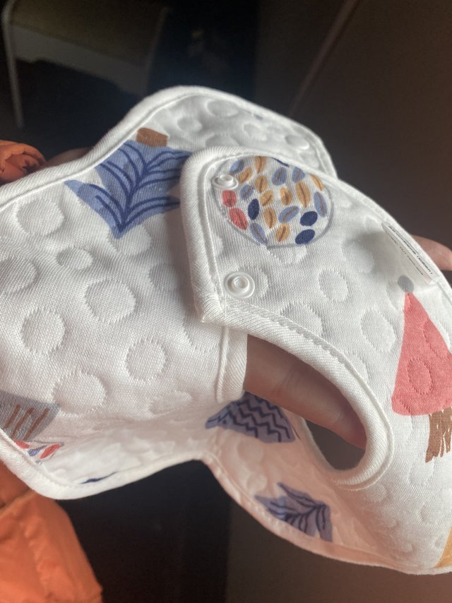 摸这厚实，有放水布，不担心宝宝衣服湿可以