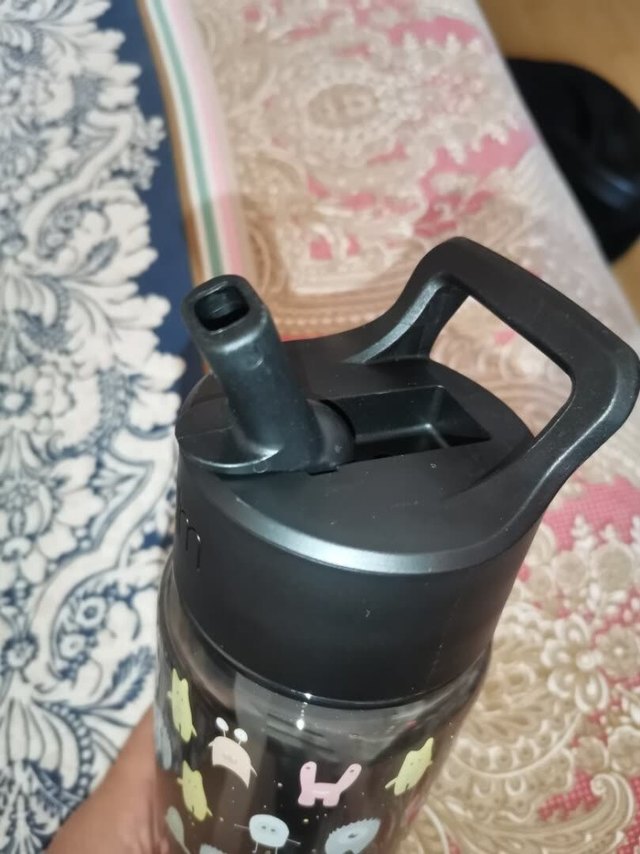 买不锈钢杯子时候送的，小赠品还不错，质量