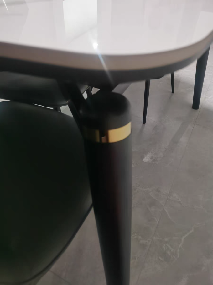 餐桌