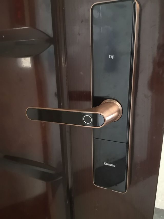这牌子指纹锁非常可以，感应器快值得亲们购