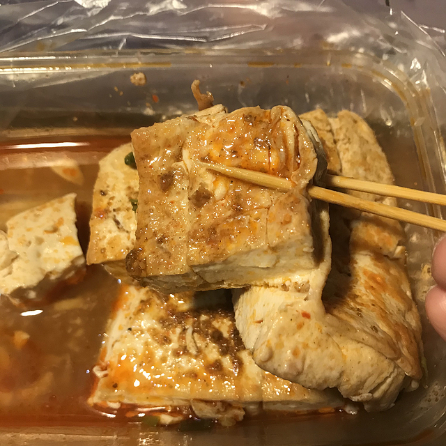 水豆腐做成香辣豆腐也太好吃啦！