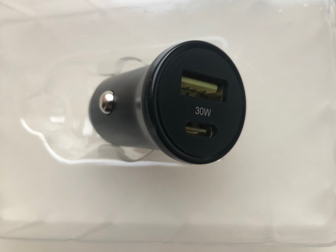 品胜车载充电器