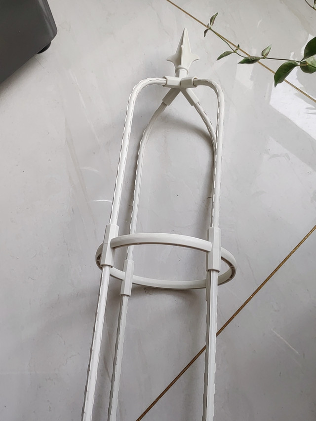 花架性价比挺高的，造型也好看，已经推荐给