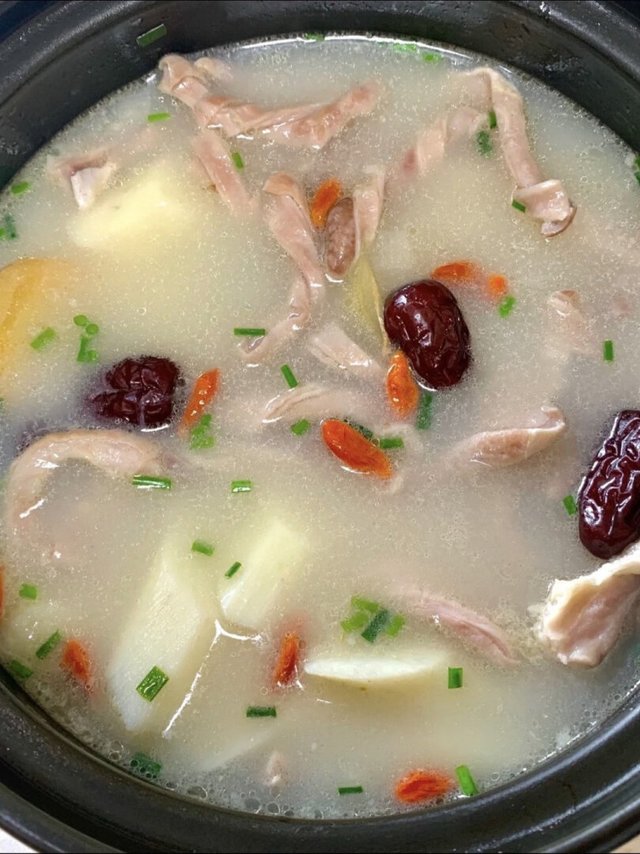 
胡椒味比较重，胡椒粒也多，驱寒是不错，