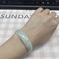 玉器是不是很养人？我也不懂，但是习惯了。