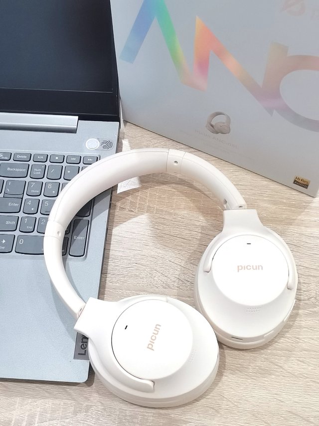 品存耳机！！奶呼呼的颜色！冲冲冲！