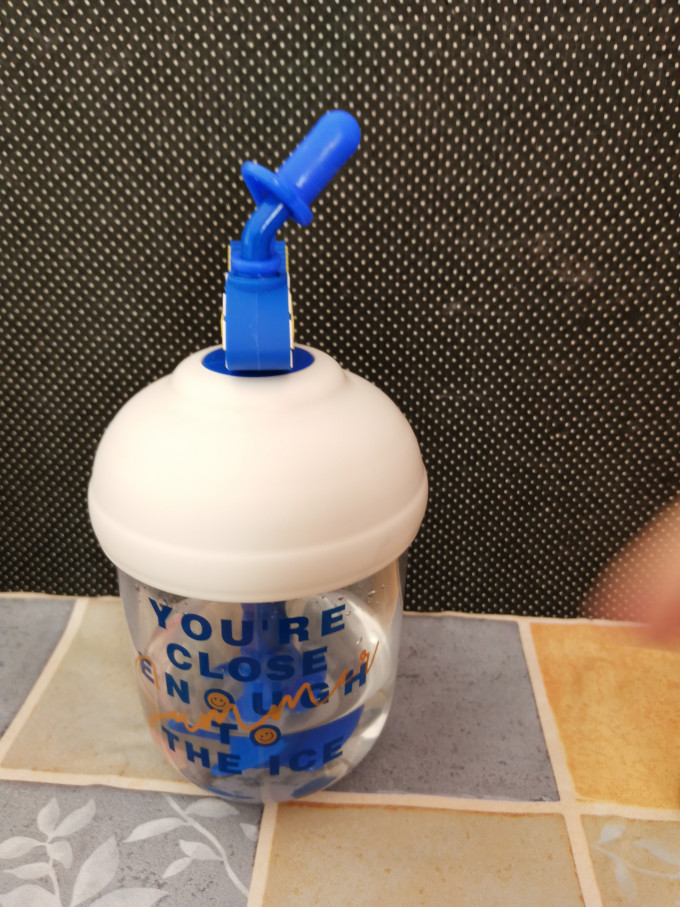 塑料杯