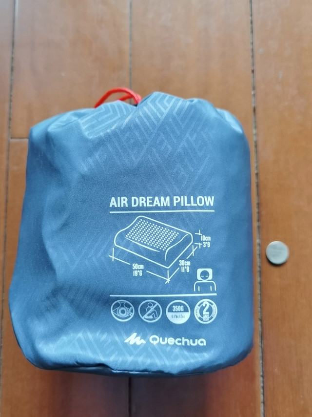 非常不错的一个便携枕头，稍微体积有点大。