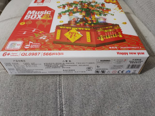 新年祝大家人人如龙大富大贵，一颗发财树