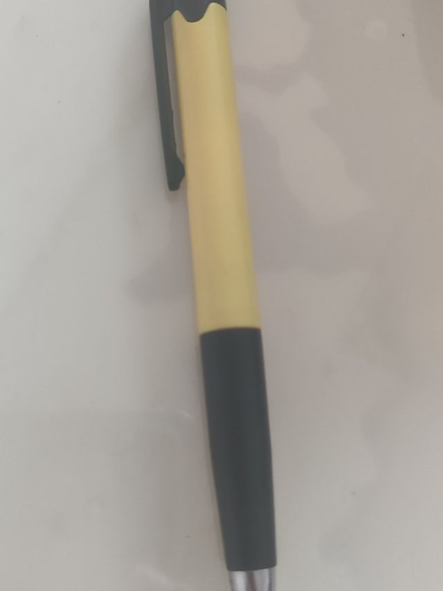 不会断墨的按压式圆珠笔