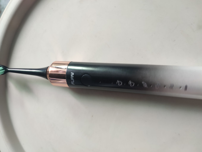 福派电动牙刷