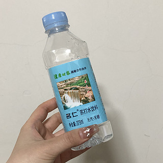 不喜欢喝白开水就和苏打水