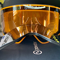 滑雪呗 篇一：蔡司镜片+磁吸可换的全天候防雾雪镜你值得拥有