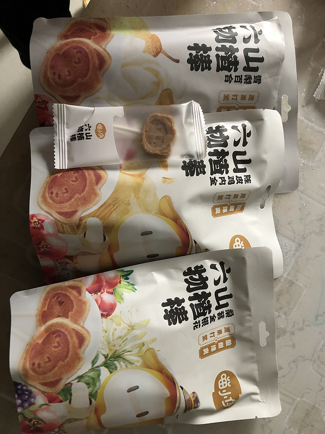 酸酸甜甜的，孩子喜欢吃，一次一颗，三种口