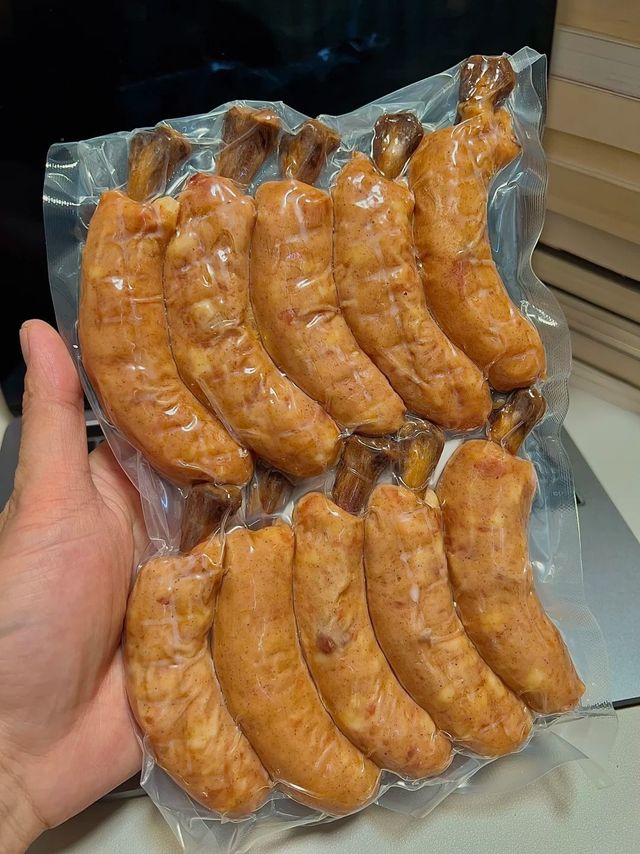 这个香肠真的无敌香！好吃到起飞