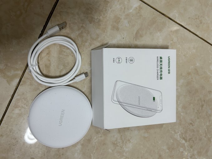 绿联充电器