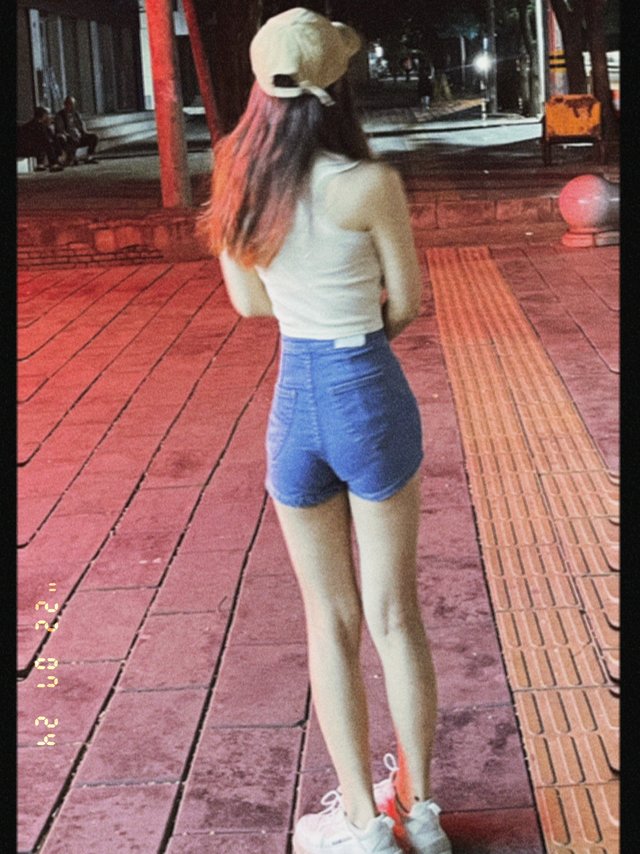 牛仔包臀短裤，男友最爱之一！