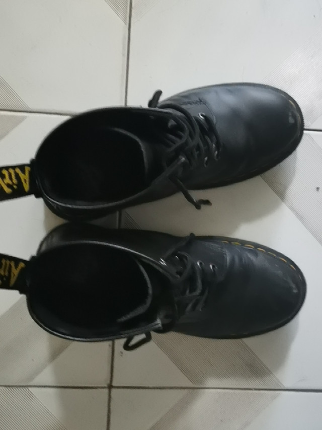 既然选择买了就相信它是正品吧，软皮确实舒
