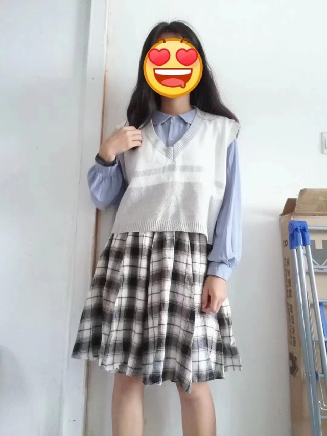 你喜欢蓝色绿色还是粉色？