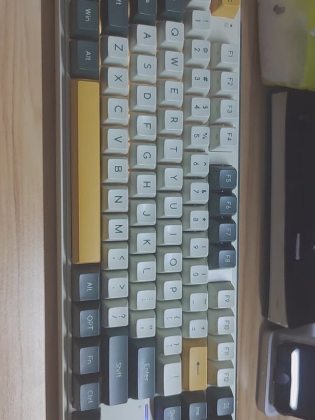 键盘不错很好用轴体也不错手感