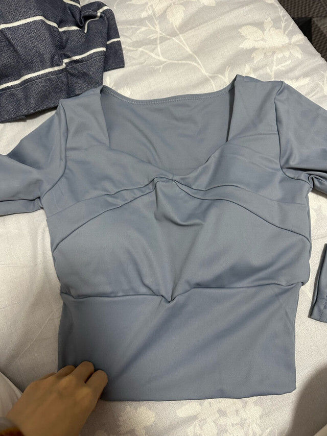 一眼看中的温柔的雾霾蓝瑜伽服自带胸垫