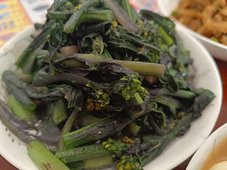​开学心情要清新，新鲜美味红菜苔。