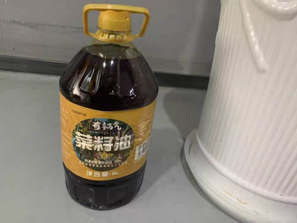 
菜籽油的味道非常好，一直吃他们家的油，