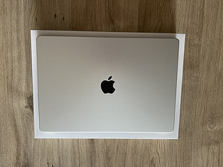 新到手的 MacBook Pro M2 Max 版