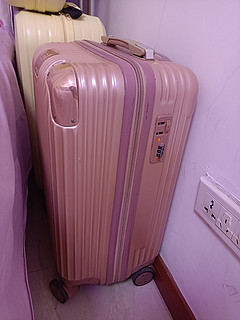 小仙女旅行必备的行李箱