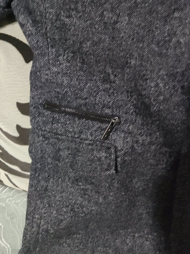 以非常合适的价格买的。穿着还挺合身。入冬