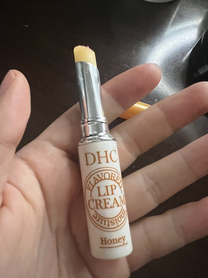 蝶翠诗润唇膏