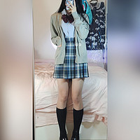 开学身穿制服，做个文静的女孩子吧～