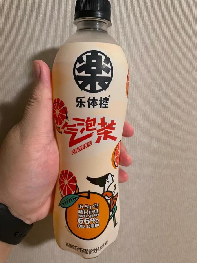 乐体控起泡饮用水