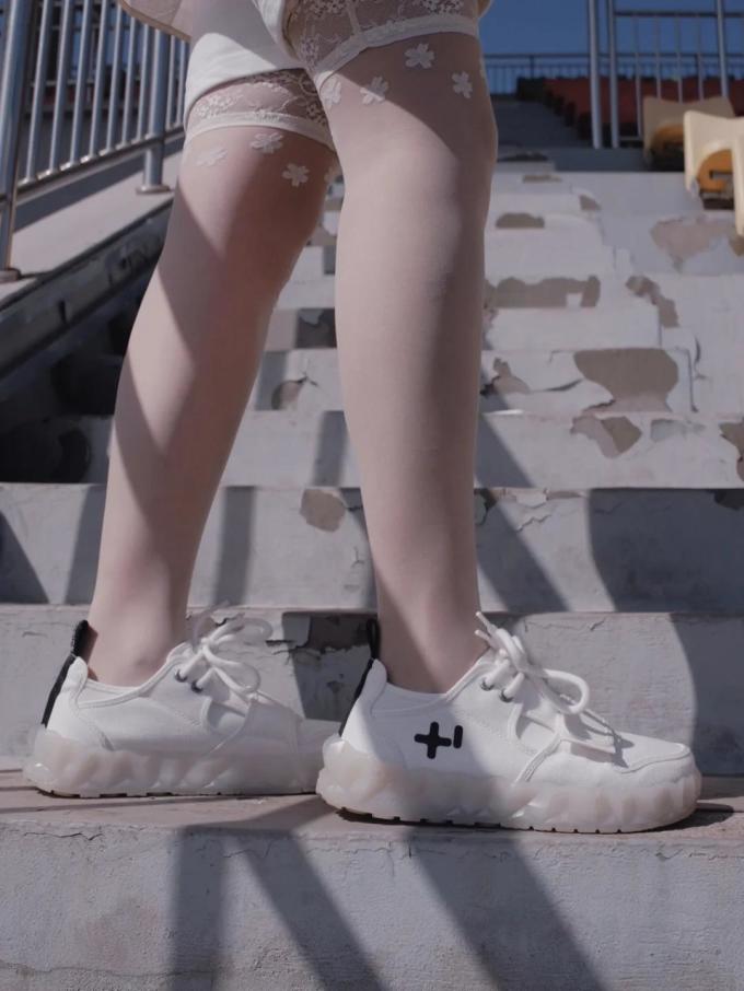 凯乐石女外套