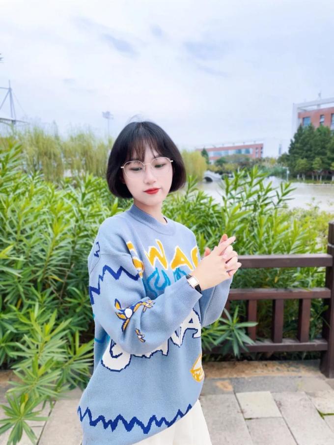 闪电潮牌女士毛衣