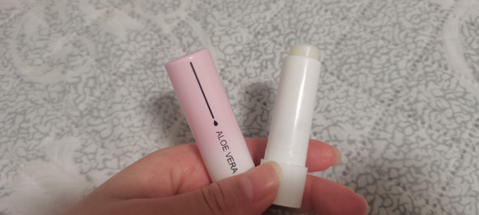 雅邦润唇膏