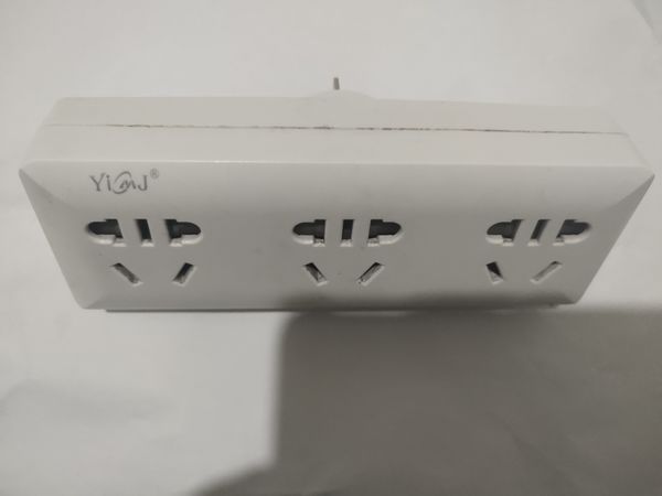 小五金装备之一拖三插排