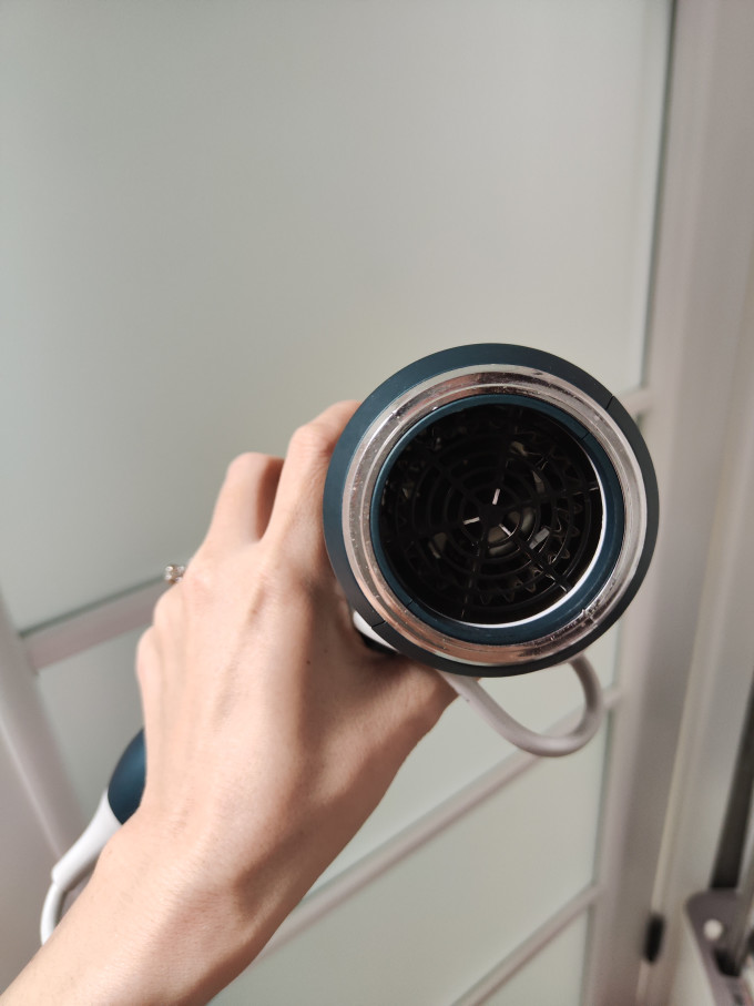 欧名电吹风