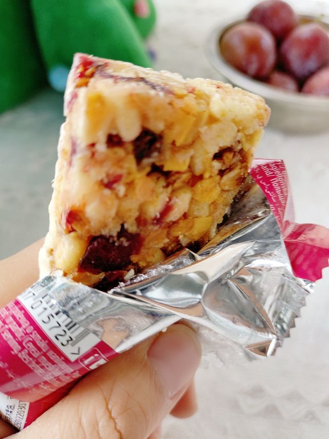 1.99的进口谷物棒，哦耶，好香脆