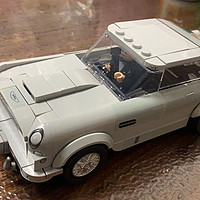 007座驾，经典车型复刻积木玩具