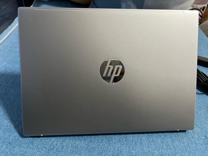 银色的也很好看,开机激活的速度也很快. hp惠普 pavilion 13 3.