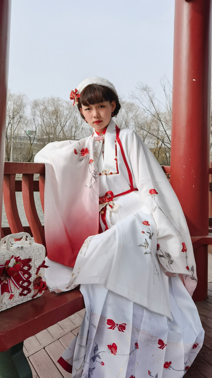 十三余汉服怎么样 ootd_红白配色的明制汉服绝了_什么值得买