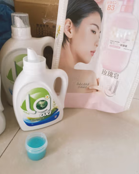洁净力强味道香的有氧洗衣液