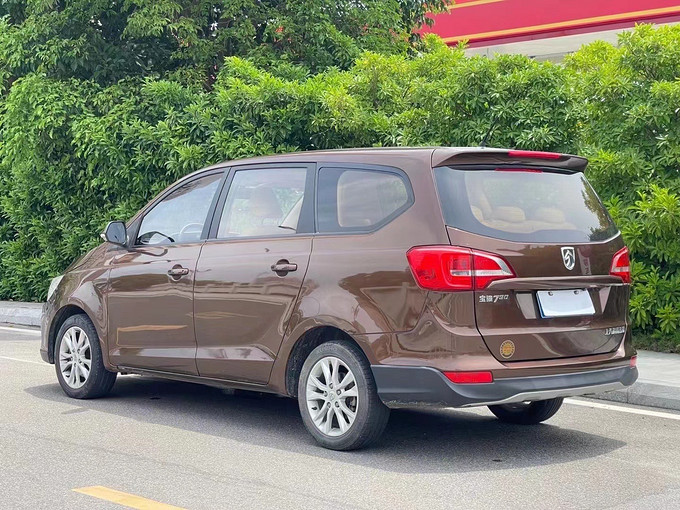 宝骏汽车mpv怎么样 宝骏730手动1.5l七座 棕色_什么值得买
