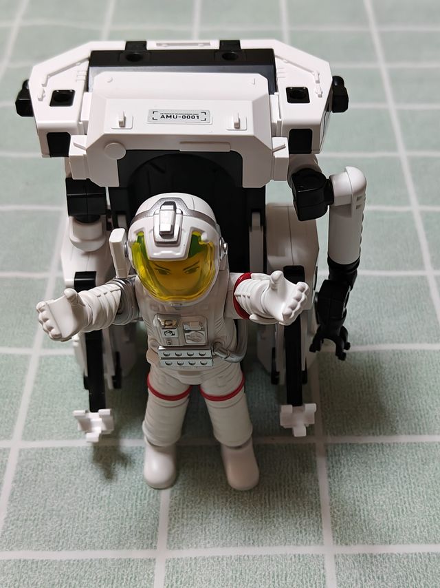 爱他就送这个:流浪地球2宇航员MMU套装