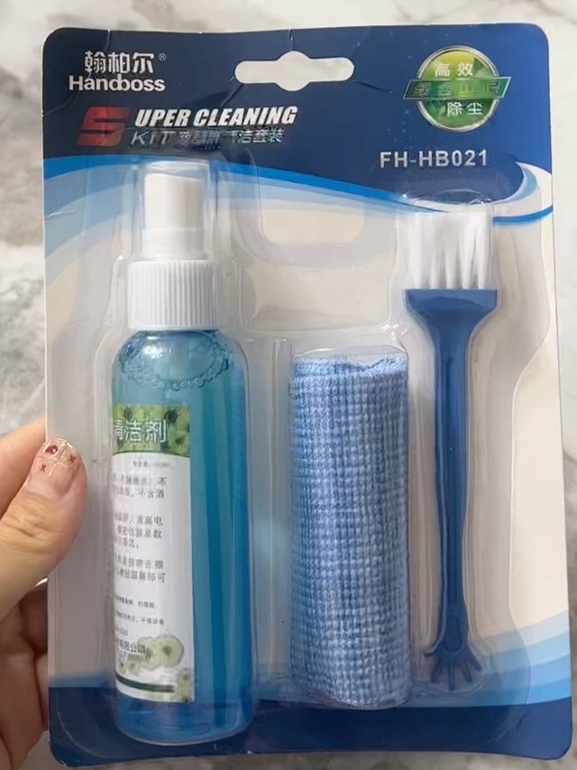 清洁屏幕还是得用专业清洁工具